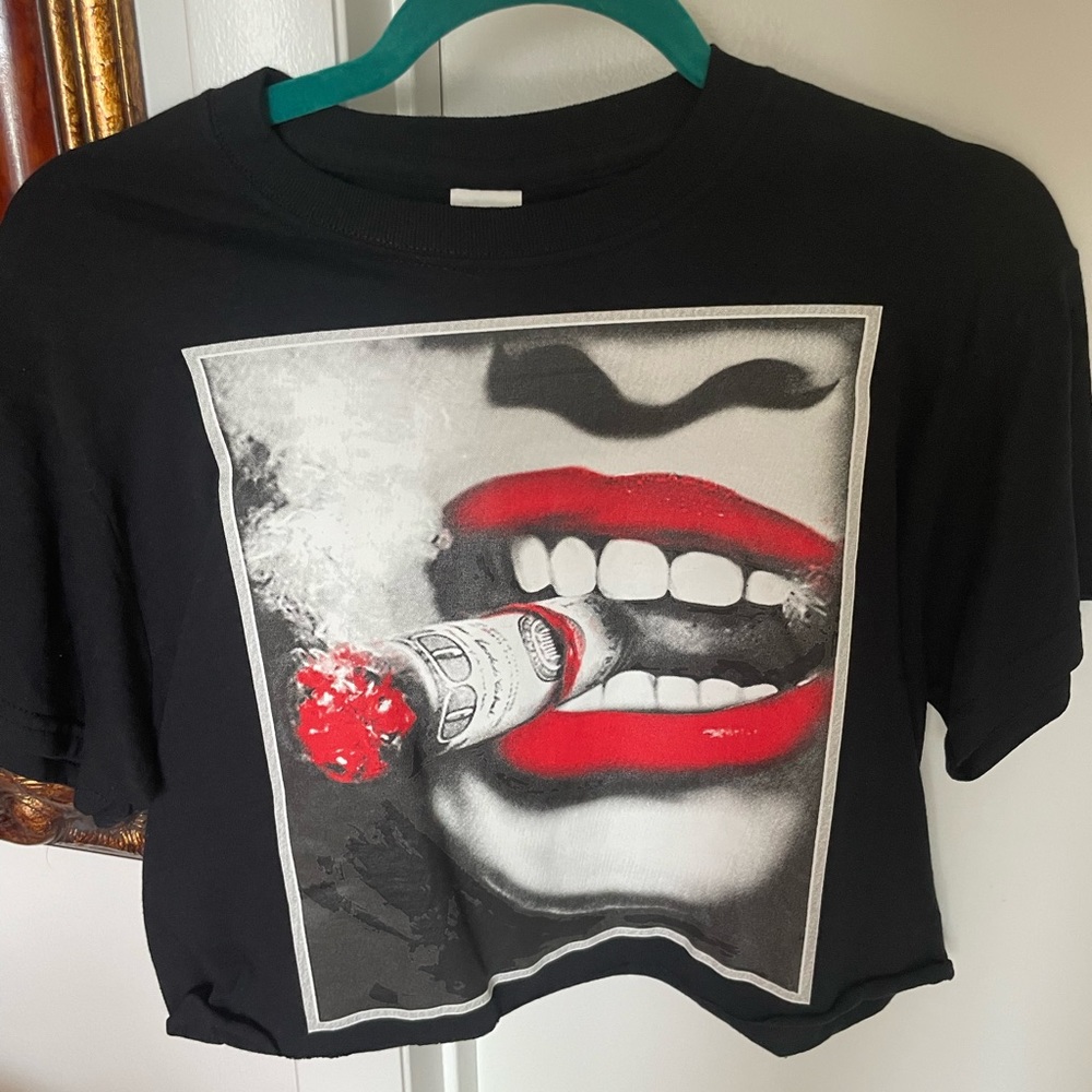 Cool out going T-shirt